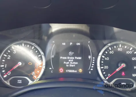 2017 Jeep Renegade Latitude 4X4 из США, поврежденный, VIN ZACCJBBB5HPF11388